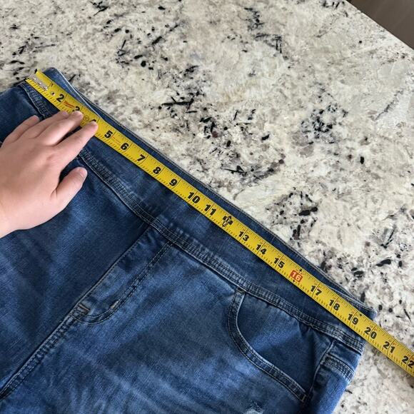 Torrid Distressed Crop Lean Jean Skinny Super Soft High-Rise Jean 2X 14589505 - Picture 9 of 15